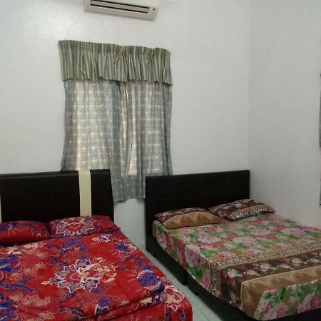 Aiman Homestay Marang Bagian luar foto
