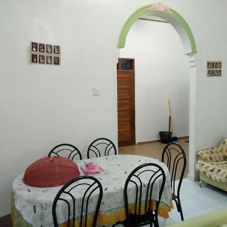 Aiman Homestay Marang Bagian luar foto