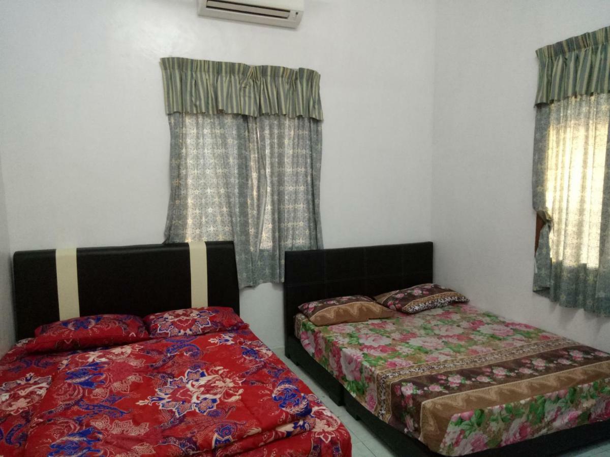 Aiman Homestay Marang Bagian luar foto