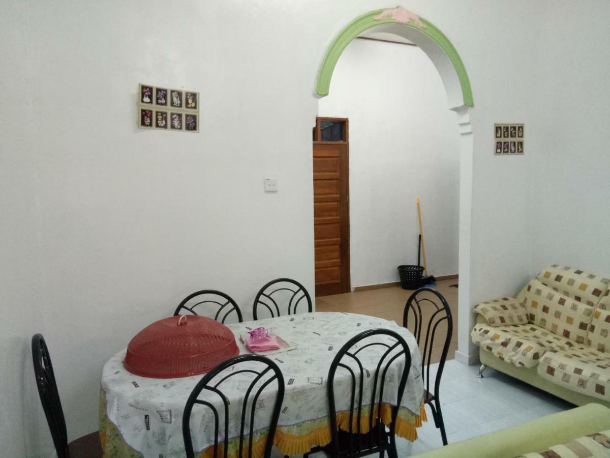 Aiman Homestay Marang Bagian luar foto